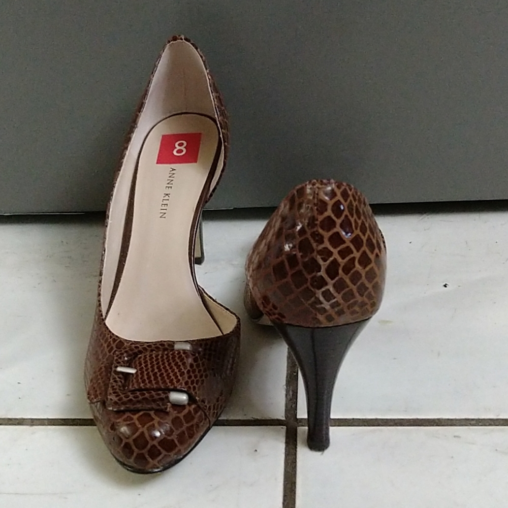 Heels - Picture 4 of 5